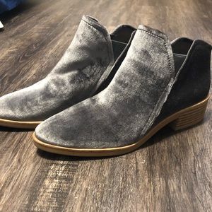Dolce Vita booties NWOT